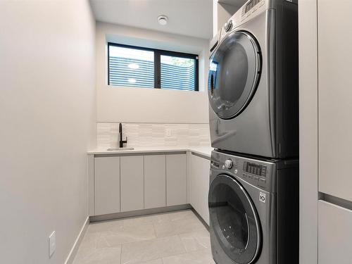 10918 117 Street, Edmonton, AB - Indoor Photo Showing Laundry Room