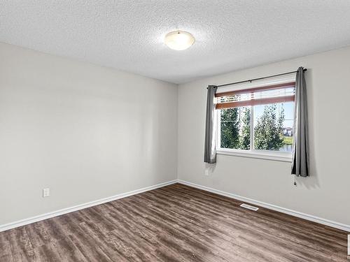 1744 32 St Nw, Edmonton, AB 