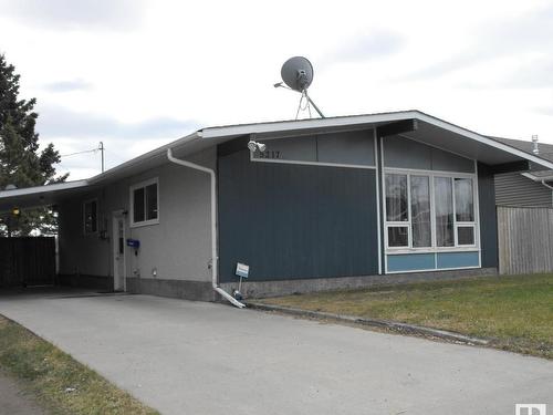 5217 49 Avenue, Elk Point, AB - Outdoor