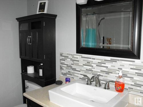 5217 49 Avenue, Elk Point, AB - Indoor Photo Showing Bathroom