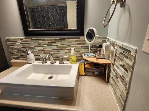 5217 49 Avenue, Elk Point, AB - Indoor Photo Showing Bathroom