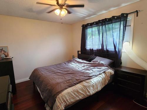 5217 49 Avenue, Elk Point, AB - Indoor Photo Showing Bedroom