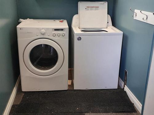 5217 49 Avenue, Elk Point, AB - Indoor Photo Showing Laundry Room