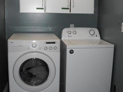 5217 49 Avenue, Elk Point, AB - Indoor Photo Showing Laundry Room