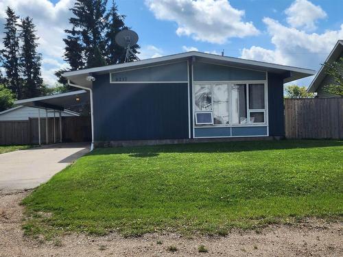 5217 49 Avenue, Elk Point, AB - Outdoor