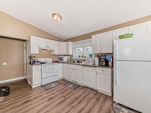 9516 127 Avenue, Edmonton, AB - Indoor Photo Showing Kitchen