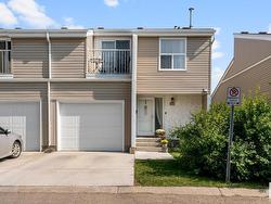 205 CHATEAU PL NW  Edmonton, AB T5T 1V3