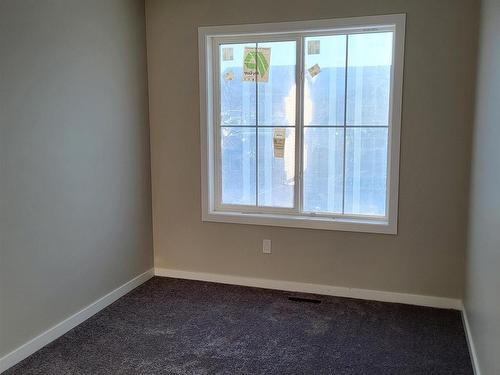 7052 182 Avenue, Edmonton, AB - Indoor Photo Showing Other Room