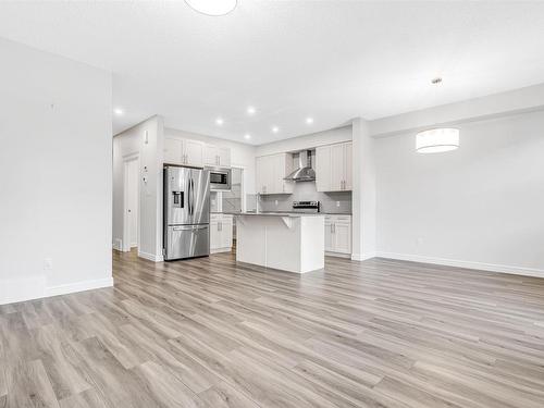 1608 16 Street, Edmonton, AB - Indoor Photo Showing Kitchen With Upgraded Kitchen