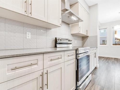 1608 16 Street, Edmonton, AB - Indoor Photo Showing Kitchen