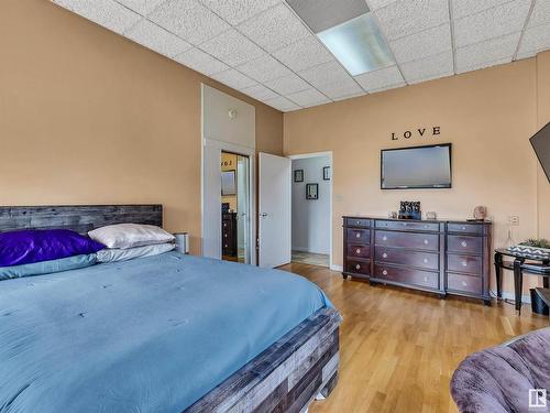 20415 Quadrant Avenue Sw, Edmonton, AB - Indoor Photo Showing Bedroom