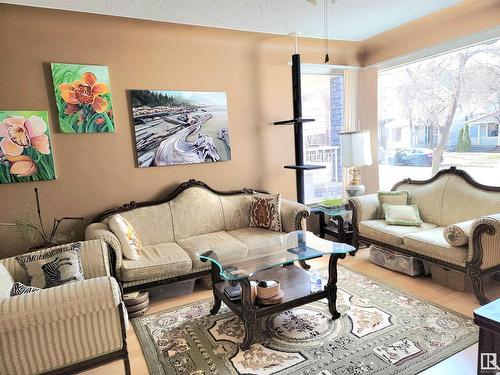 9745 94 Street, Edmonton, AB - Indoor Photo Showing Living Room