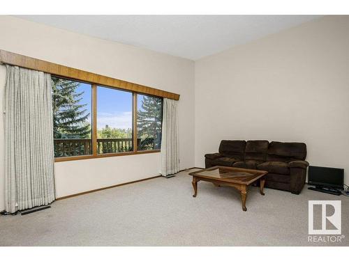 9803 92 Avenue, Edmonton, AB - Indoor