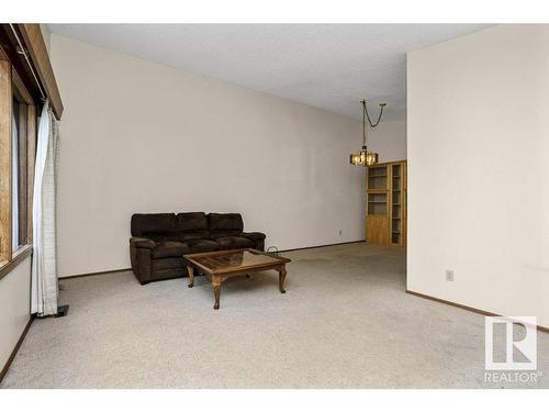 9803 92 Avenue, Edmonton, AB - Indoor Photo Showing Other Room