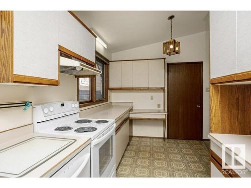 9803 92 Avenue, Edmonton, AB - Indoor Photo Showing Kitchen