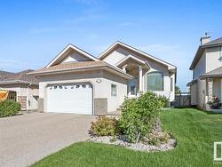 1119 LINCOLN CR NW  Edmonton, AB T6R 2Z3