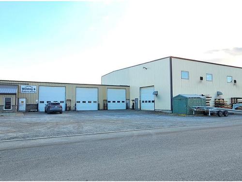 4020 3 St E, Claresholm, AB 