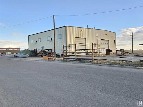 4020 3 St E, Claresholm, AB 