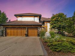 120 WEAVER DR NW  Edmonton, AB T6M 2J3