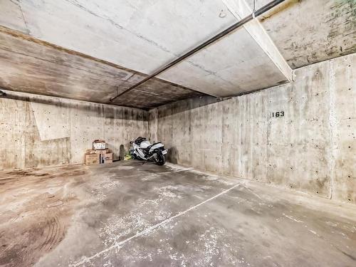 124 646 Mcallister Loop, Edmonton, AB - Indoor Photo Showing Garage