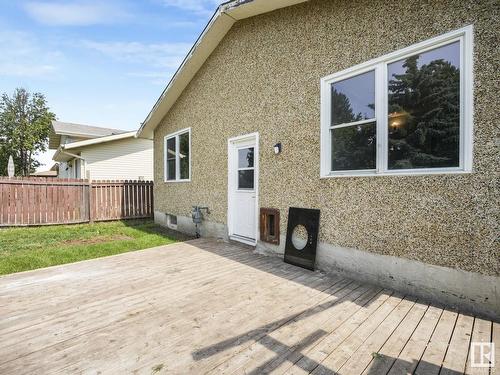 1028 39 St Nw, Edmonton, AB 