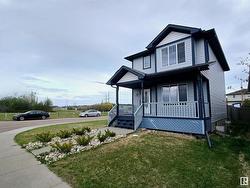 3005 32 AV NW  Edmonton, AB T6T 1X1