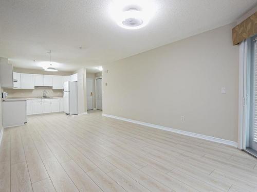 138 2741 55 Street Nw, Edmonton, AB - Indoor Photo Showing Kitchen