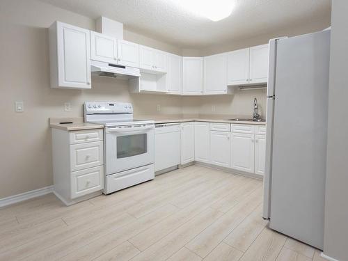 138 2741 55 Street Nw, Edmonton, AB - Indoor Photo Showing Kitchen