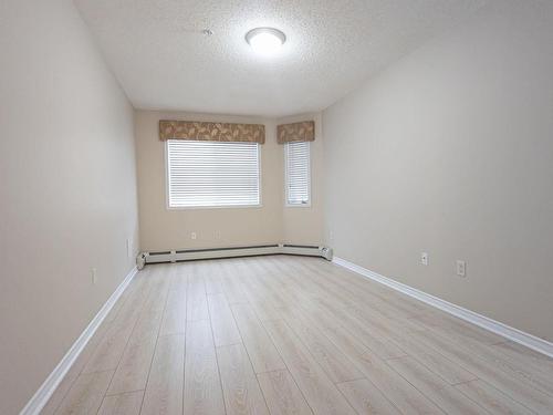 138 2741 55 Street Nw, Edmonton, AB - Indoor Photo Showing Other Room