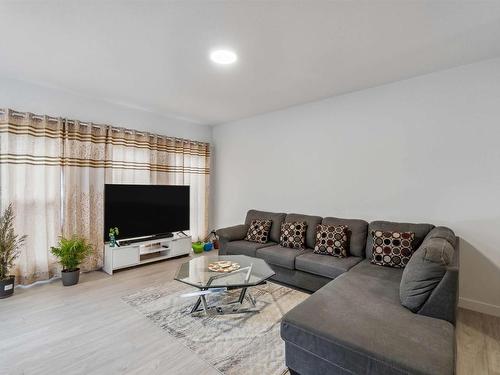 2931 Coughlan Green, Edmonton, AB - Indoor Photo Showing Living Room