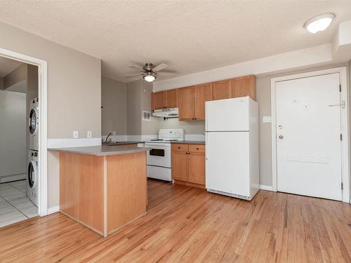 907 9730 106 Street, Edmonton, AB - Indoor Photo Showing Kitchen