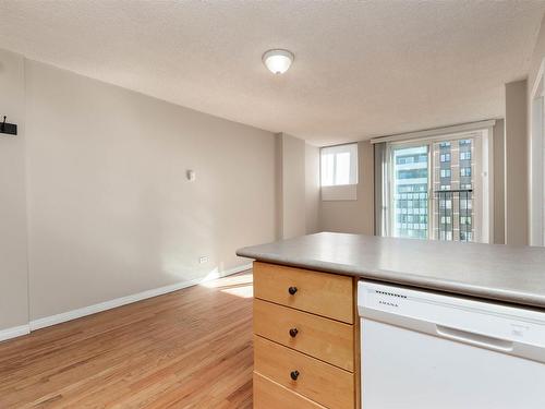 907 9730 106 Street, Edmonton, AB - Indoor Photo Showing Kitchen