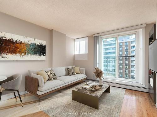 907 9730 106 Street, Edmonton, AB - Indoor Photo Showing Living Room