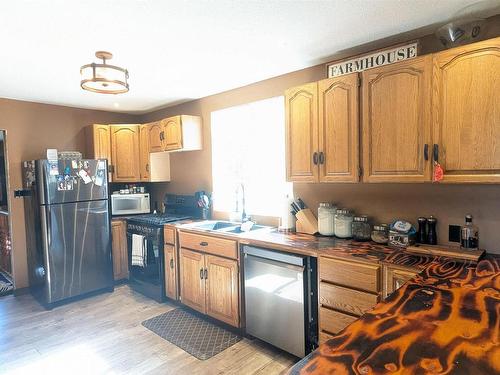 54053 Rr 181, Rural Lamont County, AB - Indoor Photo Showing Kitchen With Double Sink