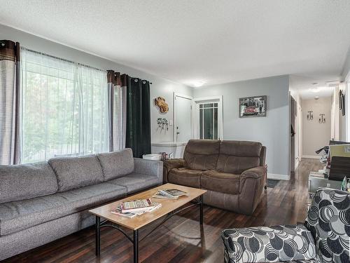 2A St Vital Avenue, St. Albert, AB - Indoor Photo Showing Living Room