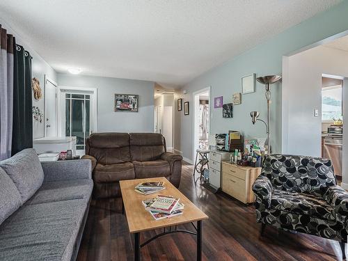 2A St Vital Avenue, St. Albert, AB - Indoor Photo Showing Living Room