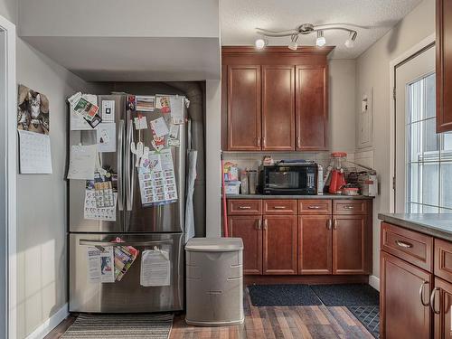 2A St Vital Avenue, St. Albert, AB - Indoor Photo Showing Kitchen