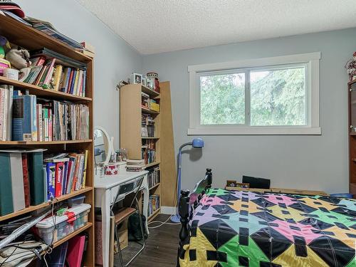 2A St Vital Avenue, St. Albert, AB - Indoor Photo Showing Bedroom