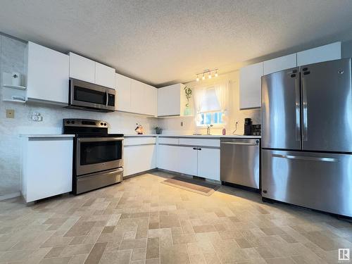 65 Willow Park Estate, Leduc, AB 