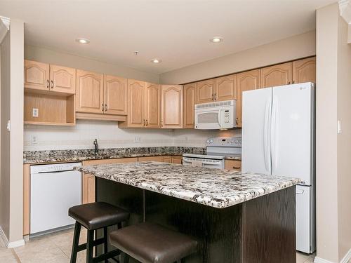 101 17150 94A Avenue, Edmonton, AB - Indoor Photo Showing Kitchen