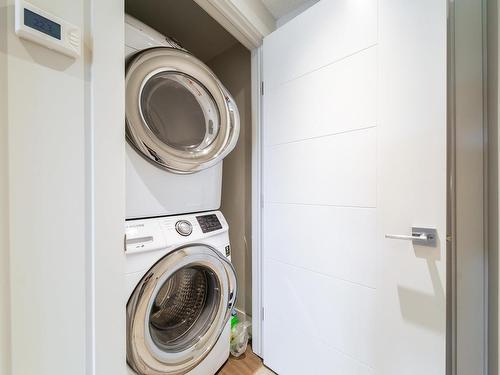 622 Howatt Drive, Edmonton, AB - Indoor Photo Showing Laundry Room