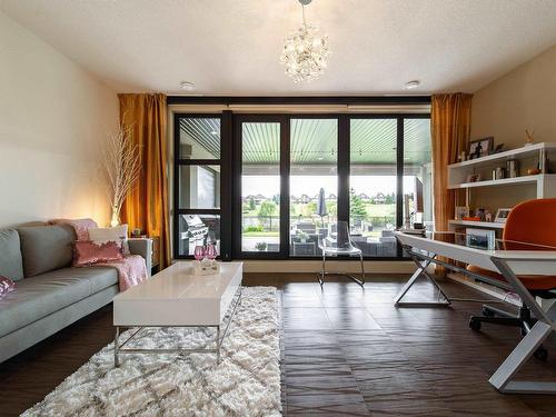 622 Howatt Drive, Edmonton, AB - Indoor Photo Showing Living Room