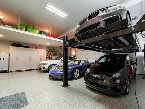 622 Howatt Drive, Edmonton, AB - Indoor Photo Showing Garage