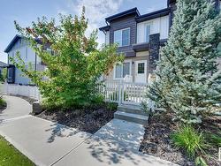 #26 2215 24 ST NW  Edmonton, AB T6T 1A6