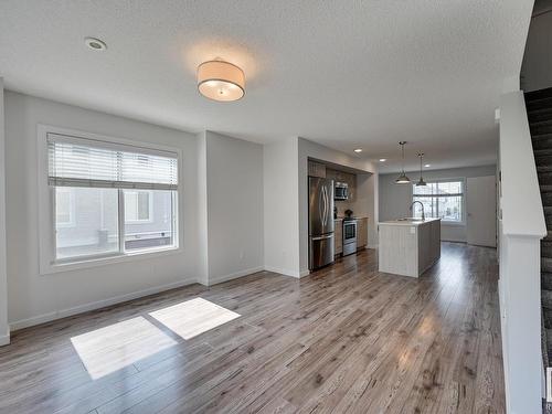 26 2215 24 Street, Edmonton, AB - Indoor