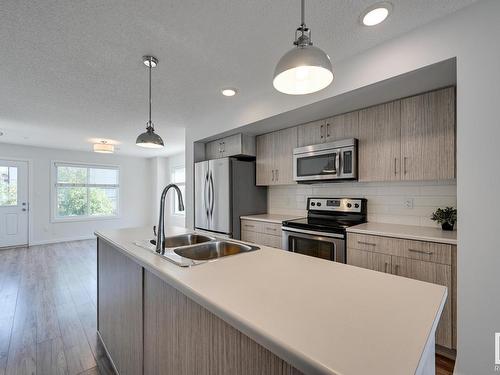 26 2215 24 Street, Edmonton, AB - Indoor Photo Showing Kitchen With Stainless Steel Kitchen With Double Sink With Upgraded Kitchen