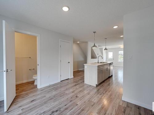 26 2215 24 Street, Edmonton, AB - Indoor Photo Showing Kitchen