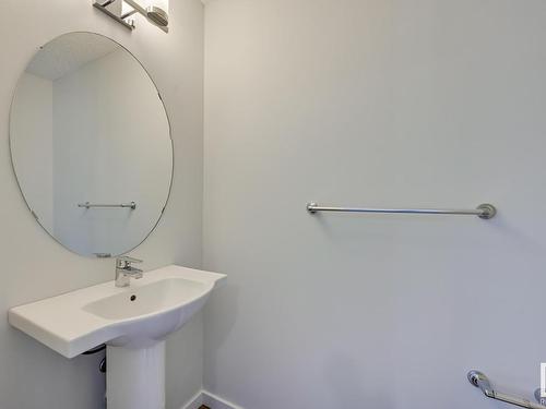 26 2215 24 Street, Edmonton, AB - Indoor Photo Showing Bathroom