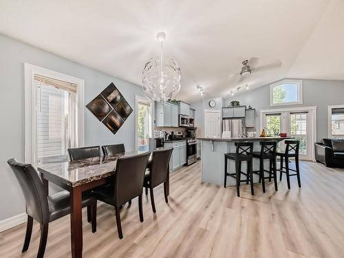 1367 117, Edmonton, AB - Indoor Photo Showing Dining Room