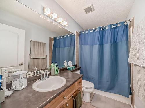 1367 117, Edmonton, AB - Indoor Photo Showing Bathroom